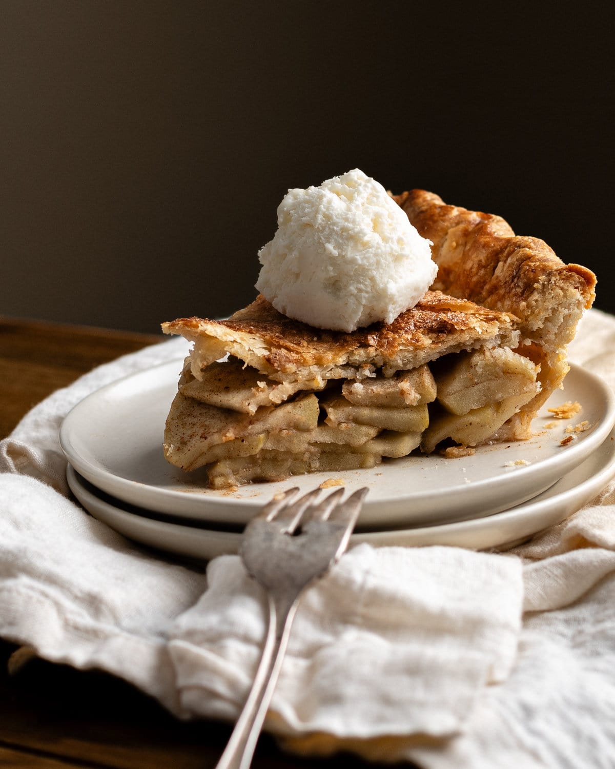 https://makeitdough.com/wp-content/uploads/2021/10/Apple-Pie-1.jpg