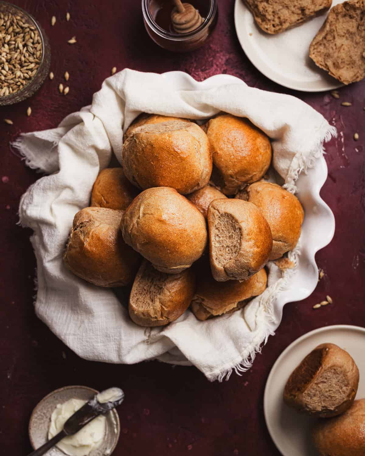 Basket of dinner rolls.